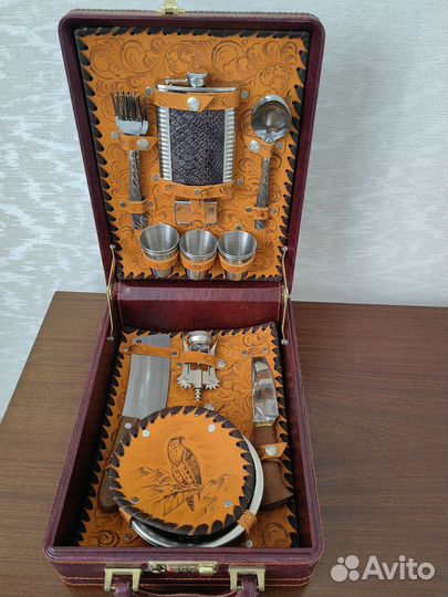 Набор для пикника в чемодане