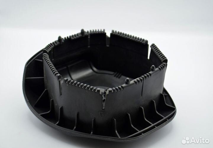 Рулевая накладка BMW F30 (с вырезами)