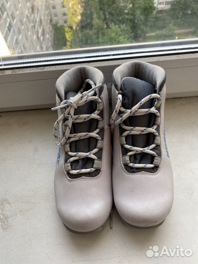 Лыжные ботинки детские 33 размер