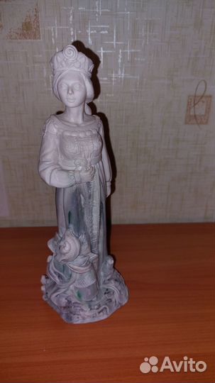 Статуэтки в ассортименте