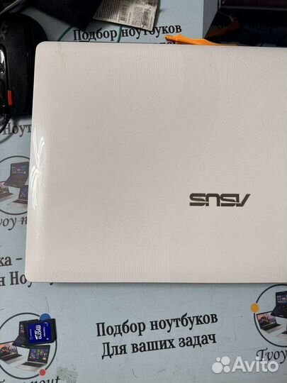 Красивый белый игровой ноутбук