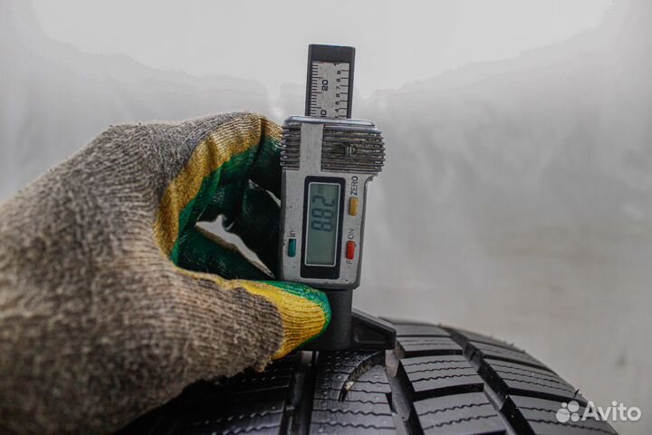 Windforce Snowblazer UHP 205/45 R17 88V