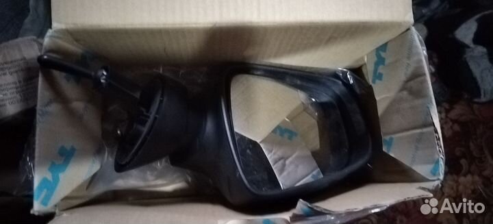 Зеркала на LADA largus