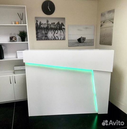 Стойка ресепшн