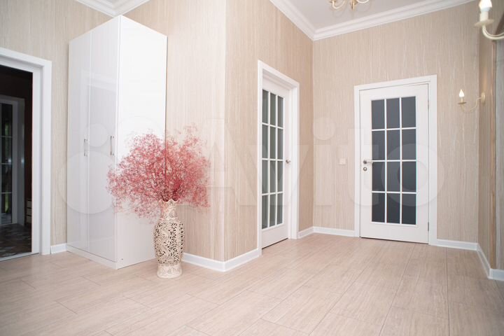 Дом 300 м² на участке 12,5 сот.