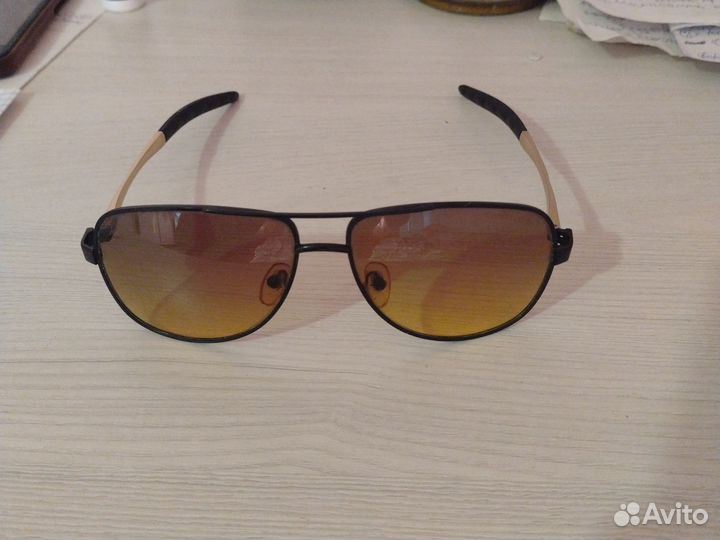 Солнцезащитные очки