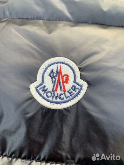 Жилетка Moncler с капюшоном