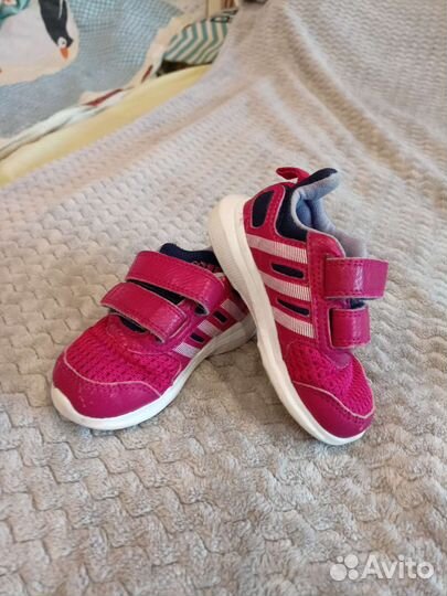 Кроссовки adidas