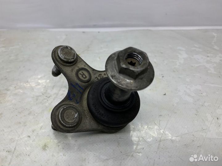 Шаровая опора правая Volkswagen Passat Cc 2.0 2009