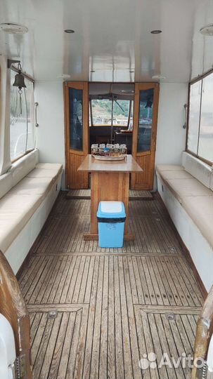 Катер Ореол с местом в Балаклаве