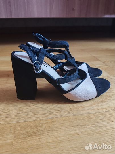 Босоножки женские