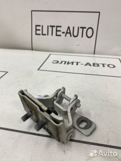 Петля багажника правая Bmw 1 F20 2013