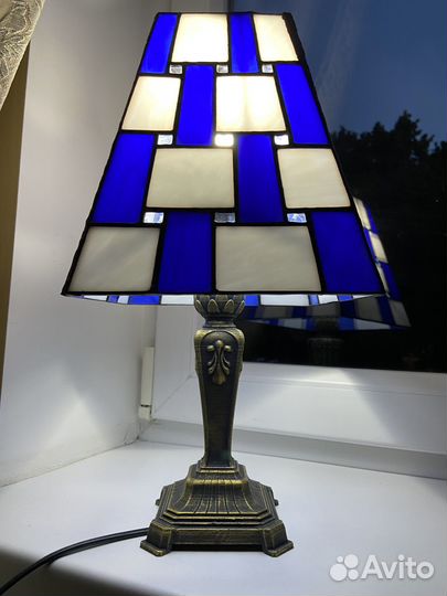 Лампа настольная