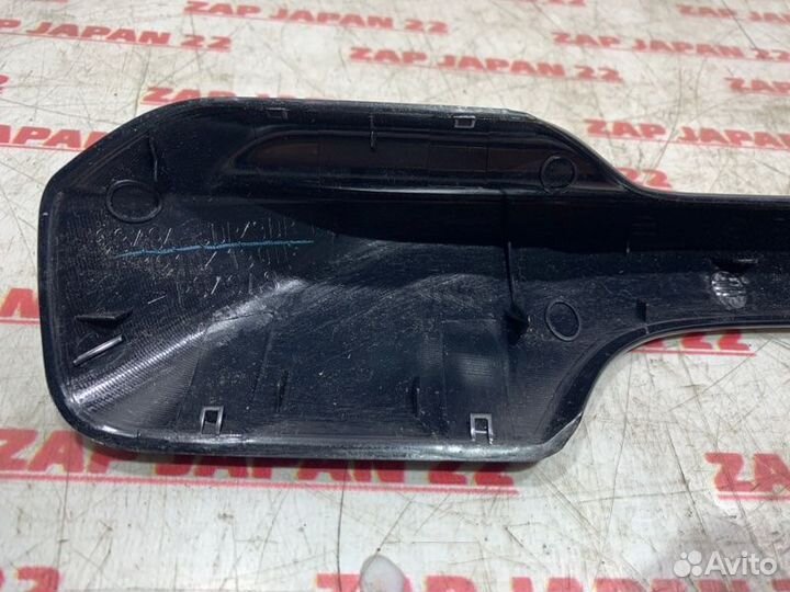 Крышка рейлинга задняя левая Toyota Rav4 ACA21