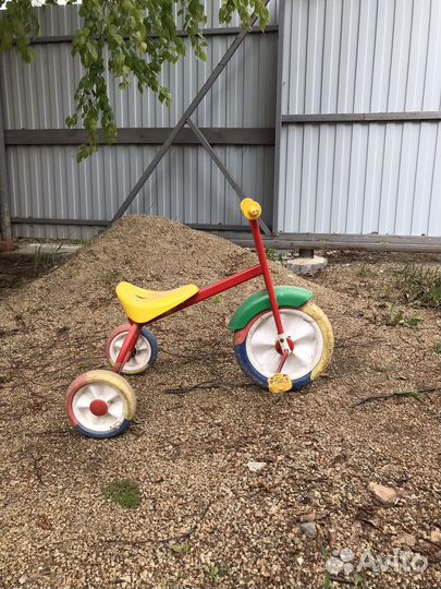 Детский трехколесный велосипед
