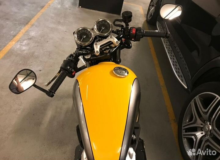 Мотоцикл триумф стрит кат