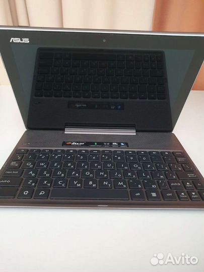 Asus ZenPad 10 с докстанцией клавиатурой