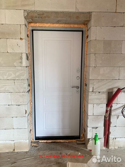 Входная дверь в квартиру с установкой
