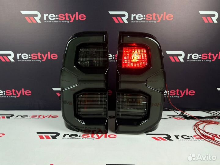 Стопы Toyota Hilux PickUp с 2016 Стиль 2020 T1825