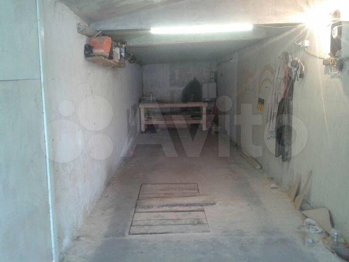 Гараж, > 30 м²