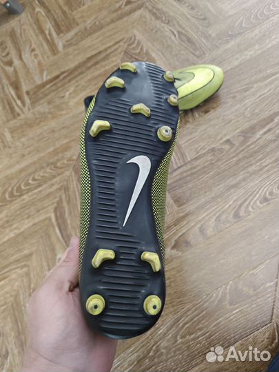 Бутсы Nike