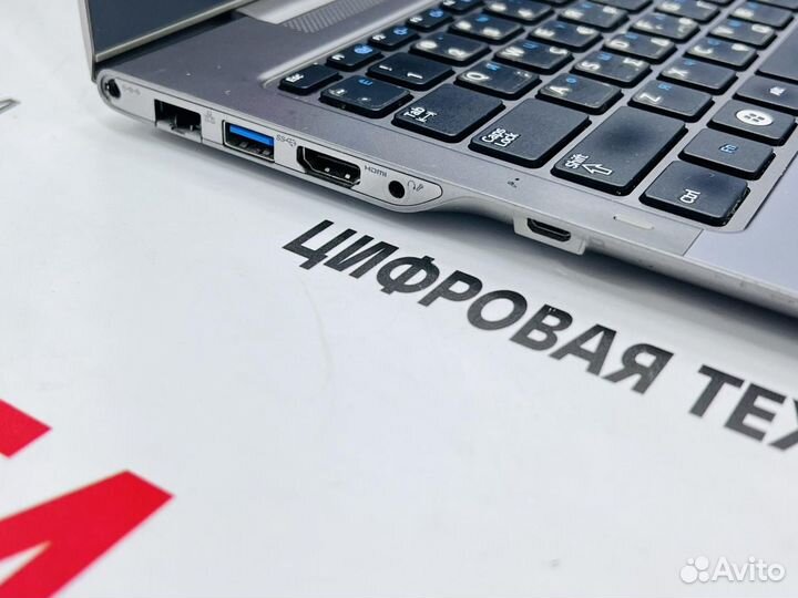 Ультрабук Samsung 13.3