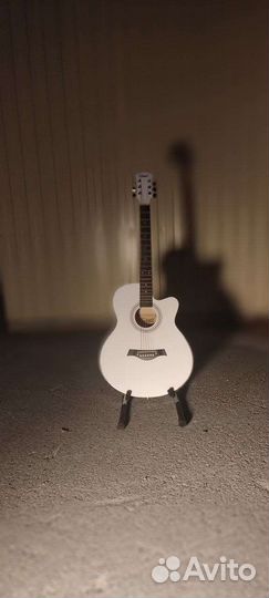 Белая гитара