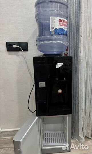 Кулер для воды со шкафчиком