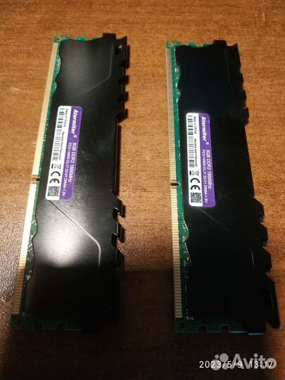 Материнская плата с процессором и памятью