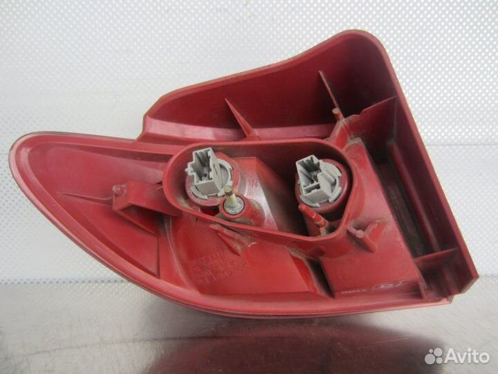 Фонарь правый Mazda Demio DY ZJ 2004