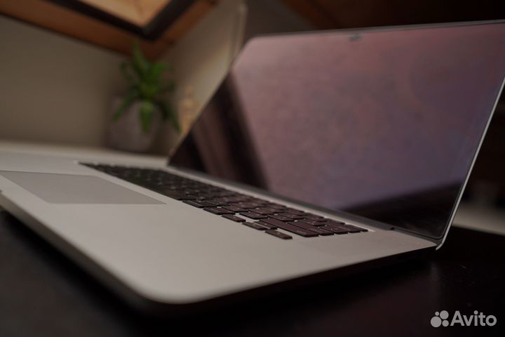 Apple MacBook pro 15 2015 i7 16g 512