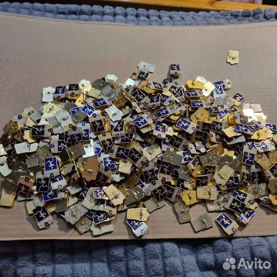 Значки СССР 300 штук бегунок 2 разряд опт