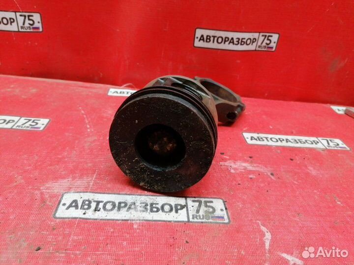 Поршень Toyota Land Cruiser HDJ81 1HDT