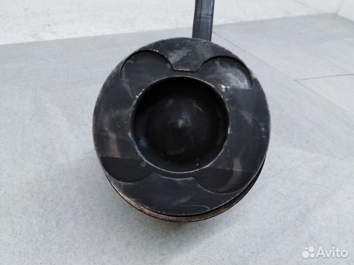 Поршень с шатуном Мерседес