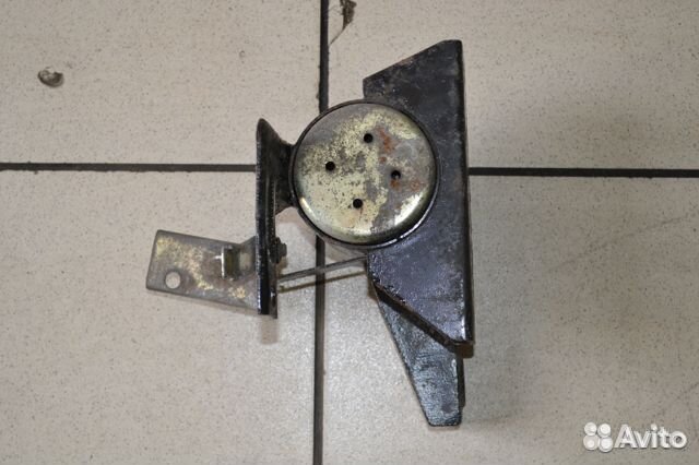 Подушка двигателя правая Chery IndiS (S18D)