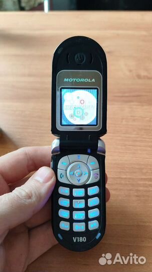 Motorola V180