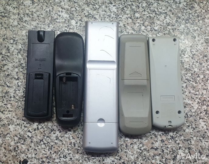 Пульты различные, оригинальные