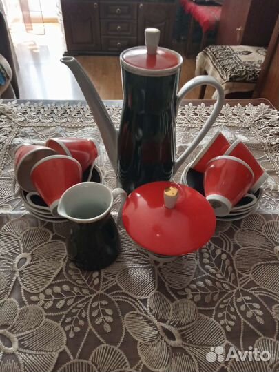 Посуда: сервизы и др