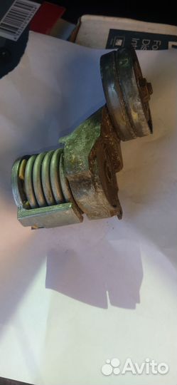 Натяжной ролик