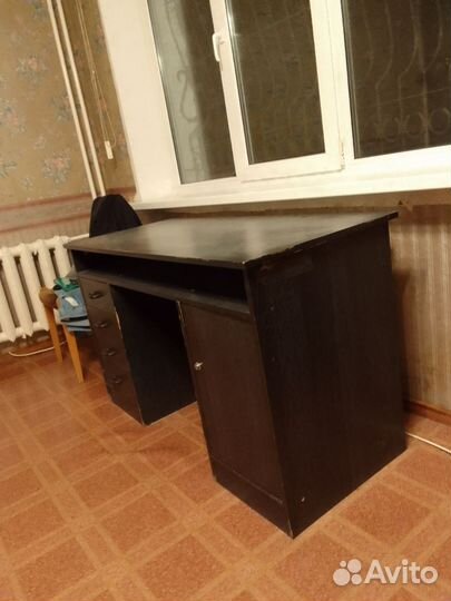 Письменный стол
