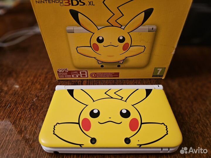 Nintendo 3DS XL Pikachu Edition