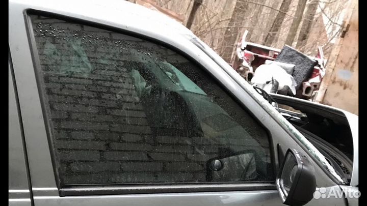 Стекло двери бу Лада Приора LADA Priora 2008