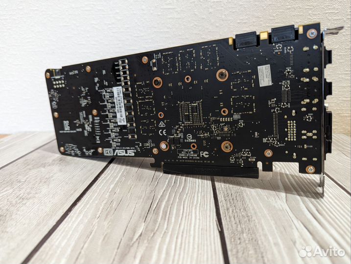 Asus GTX 1080 8 Gb В идеальном состоянии