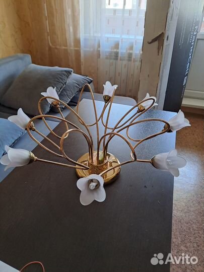 Продам люстру