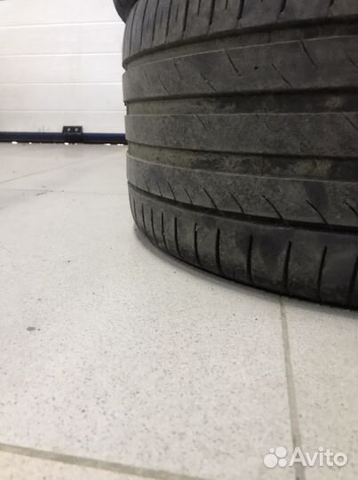Finixx BT3000 235/35 R18