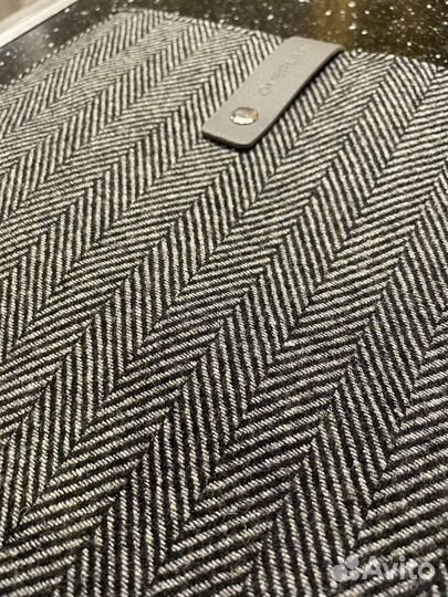 Фирменный чехол Guerlain для iPad