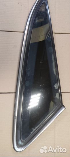 Стекло малого бокового окна carina