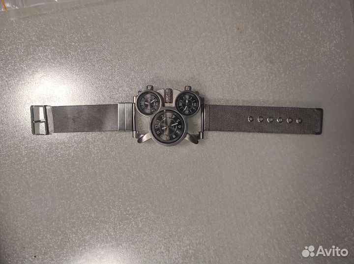 Часы Oulm стальные