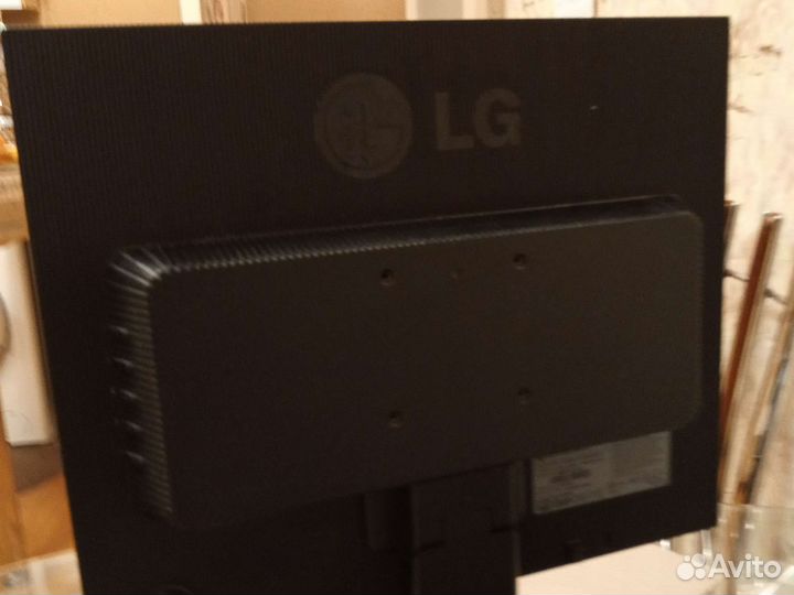 Монитор LG