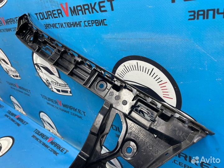 Клипса бампера задняя правая Mercedes-Benz C-Class